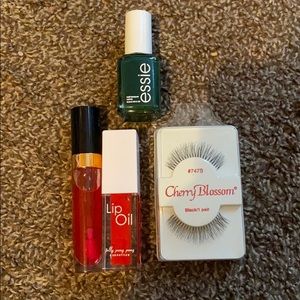 Lip oil and eyelashes